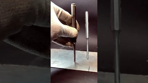 Automatic centre punch tool