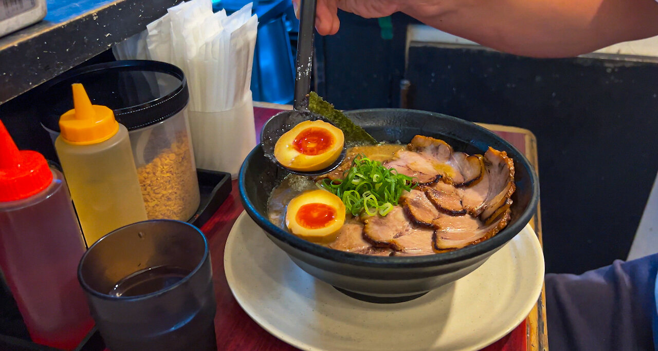 Our FAVORITE (お気に入り) Ramen Shop (ラーメン店) Here In Osaka + An Epic Goshuin Hunt!