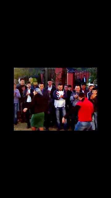 Старый Чеченский Ловзар. Чеченец красиво танцует лезгинку