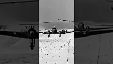 Reboque duplo. Dakota e dois planadores Waco. #war #guerra #historia