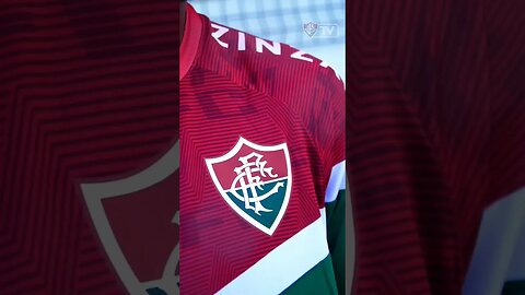 NOVO UNIFORME DE TREINO COMEÇA A SER VENDIDO HOJE NAS LOJAS DO FLUMINENSE