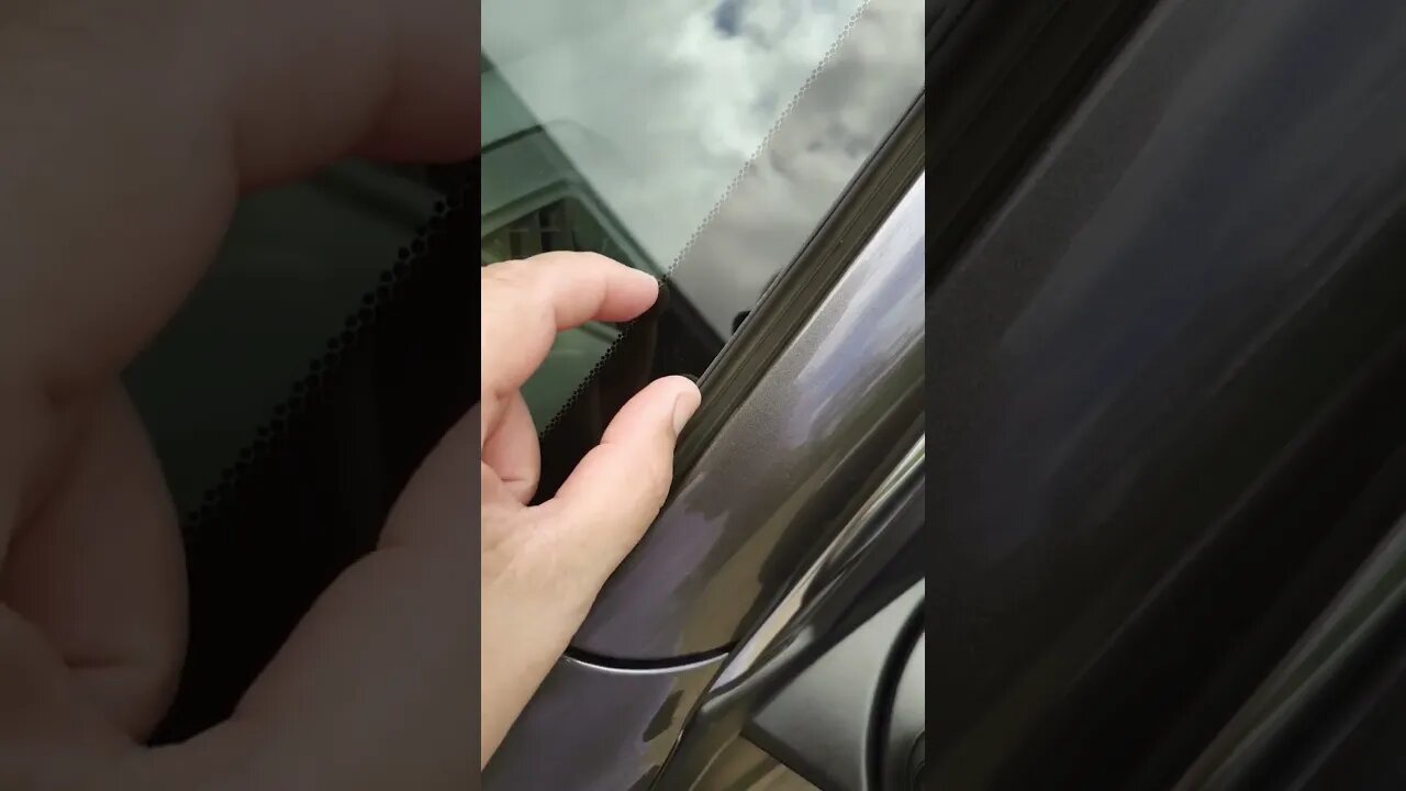 Faixa preta envolta do seu parabrisa serve para a cola PU contra raios do sol e calor excessivo ☀️🚙