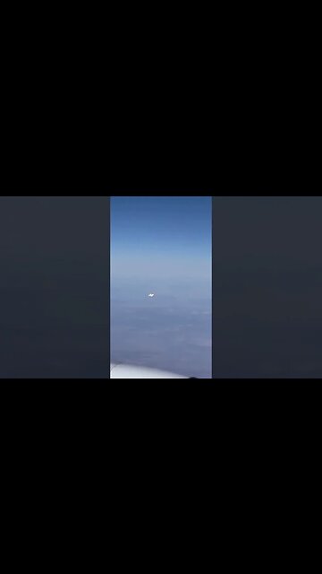 UFOS FILMED FROM PLANE FLYING OVER ARIZONA 2023