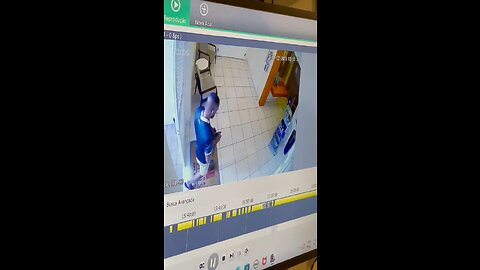 Cenas fortes: Veja momento exato que PM é morto dentro de condomínio no Rio de Janeiro