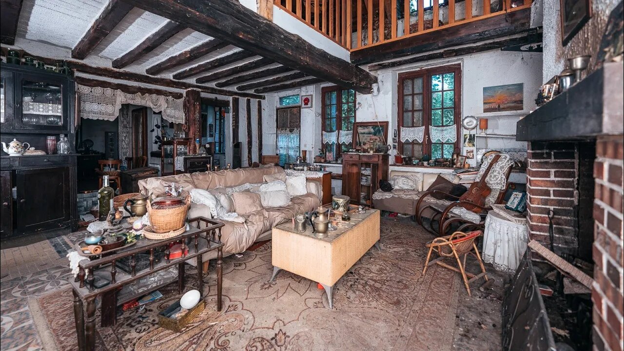 Abandoned MISSING FAMILY Home UNSOLVED No One Found Them EVERYTHING LEFT BEHIND