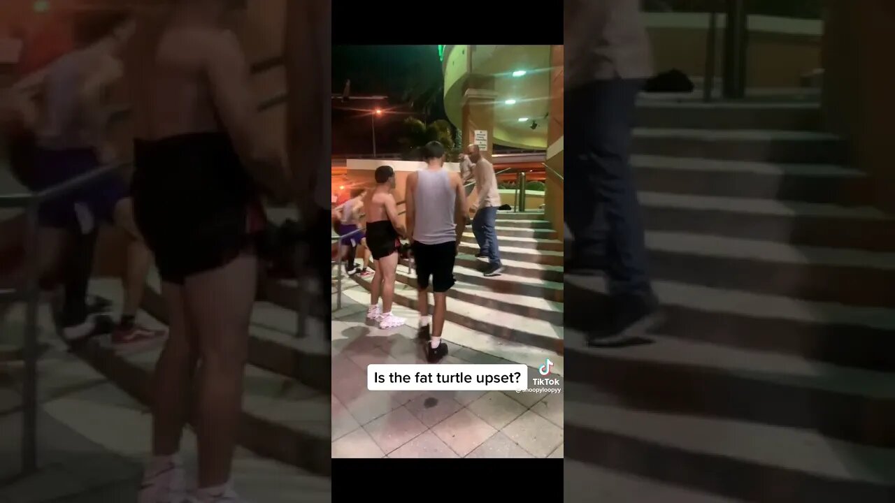 Short guy vs tall guy #blackpill