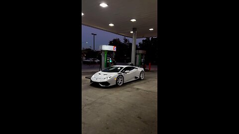 White on white. @msethi88 #Lamborghini #Huracan