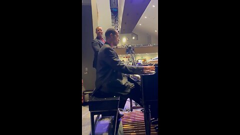 When the organ player begs you to play 👀👀🎹🤣🫣