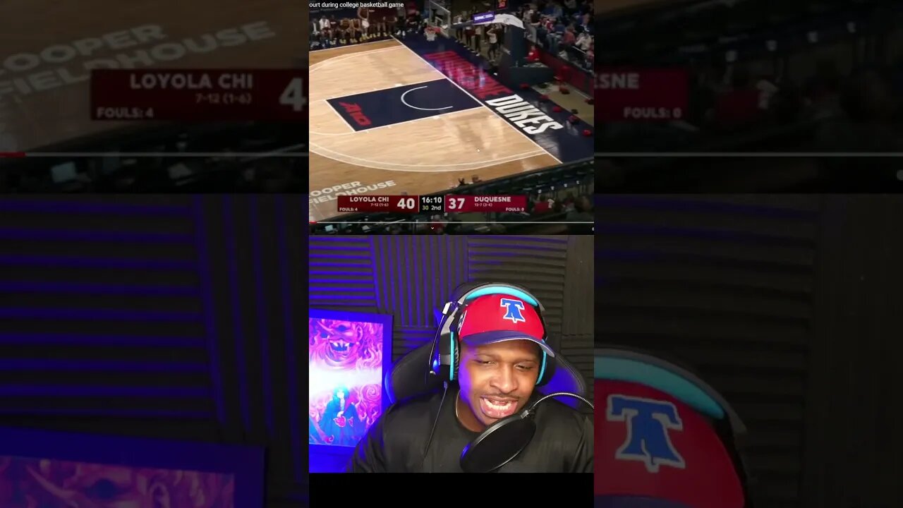 THE UBER EATS DRIVER REALLY WALKED ON THE COURT DURING THE GAME!