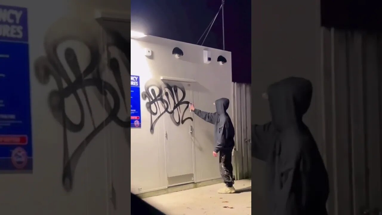 SMOOTH GRAFFITI TAG 🔥 #graffiti #graffitiart #shorts