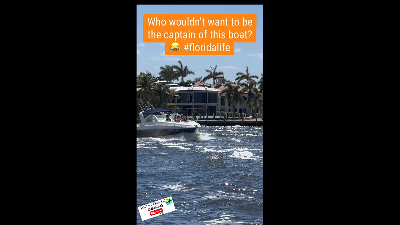 Who wouldn’t want to be the captain of this boat? 😂 #floridalife