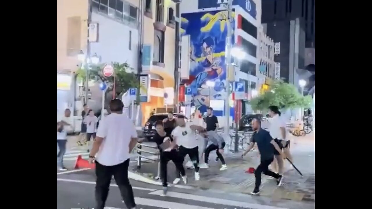 FIGHT BREAK OUT BETWEEN JAPANESE CITIZEN🇯🇵🎎🏯🤼‍♂️AGAINST PAKISTANI MIGRANTS IN JAPAN🇵🇰🤼💫