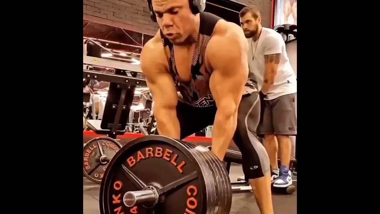 Jorlan Viera aparece treinando pesado 140 kg na remada