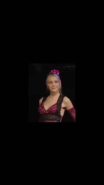 Sasha Pivovarova and Jessica Stam closed Anna Sui Fall/Winter 2023