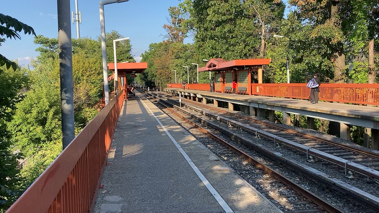 Staten Island Railway: Eltingville Station