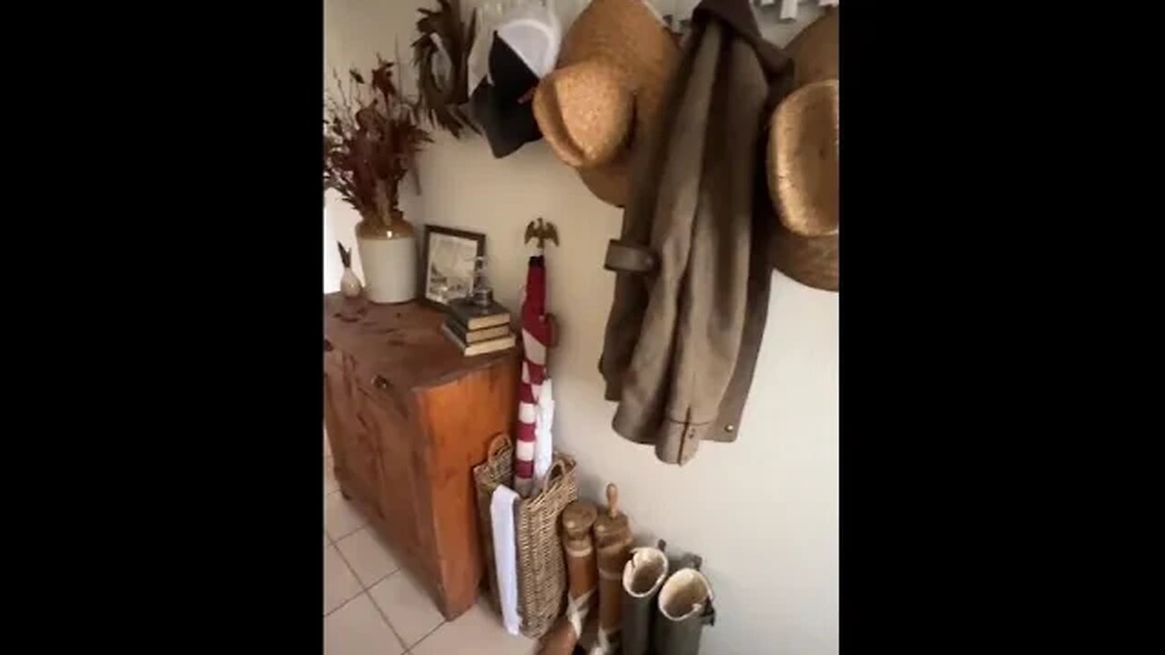 TRANSFORMATION | Boring hallway into usable mudroom