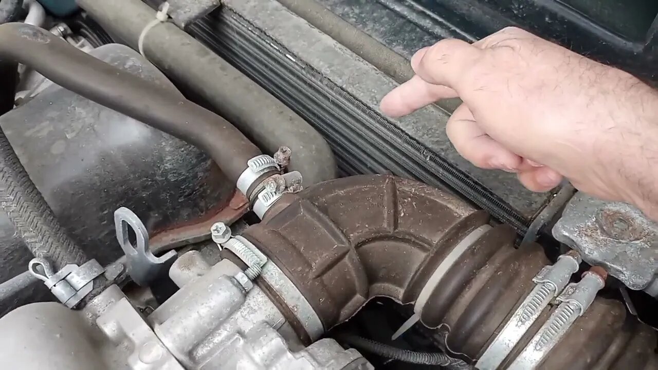 Lada Niva Under The Hood (Basic Overview)