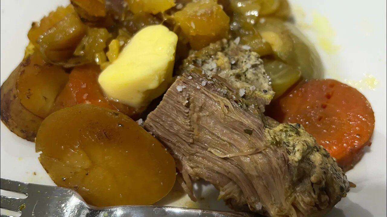 Make Thai pot roast in a clay pot!