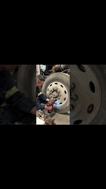 Install steering tire for semi trucks #tires #tire #semitruck