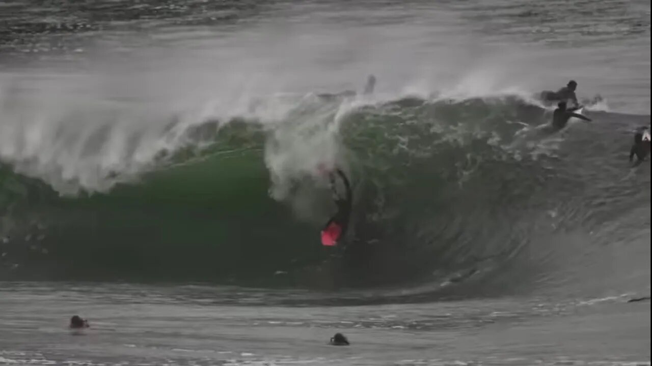 HECTIC WAVE RIGHT ON THE ROCKS