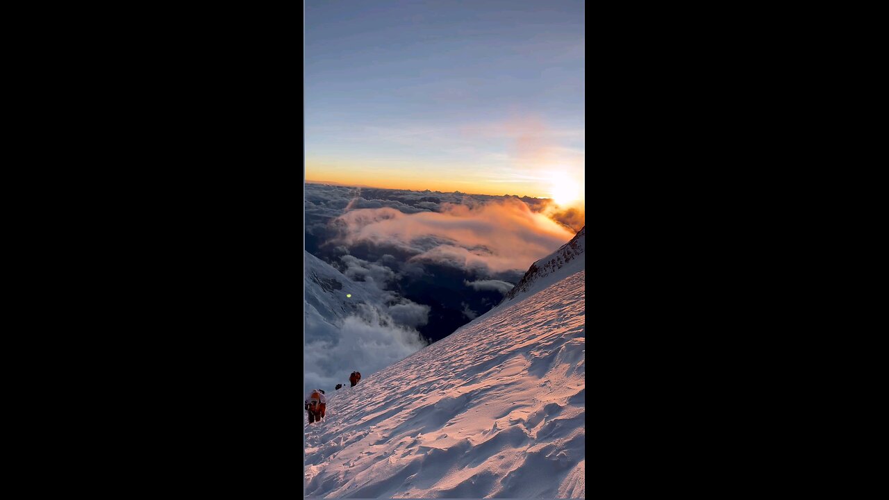 Beautiful sunrise at Dhaulagiri, Nepal.