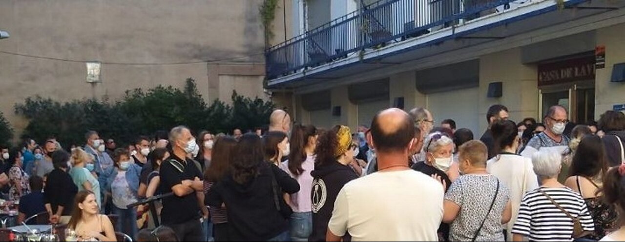 Premiá de Mar clama contra agresiones grupales sexuales y vandalismo de ex MENAS