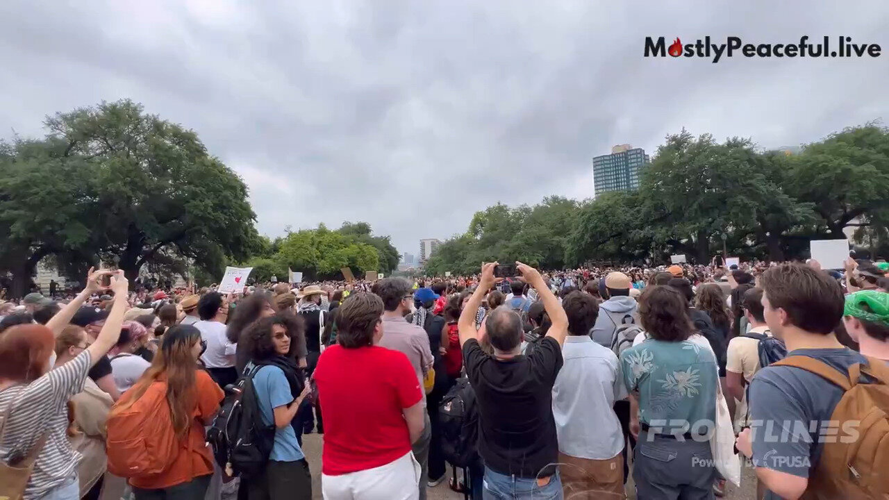 Crackdown Begins As UT Austin Students And Faculty Disrupt Campus For Palestine Protest