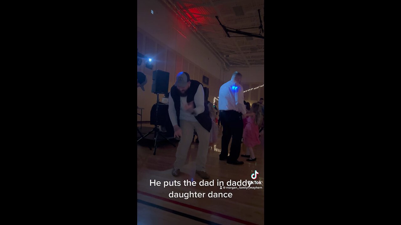 He puts the DAD in daddy daughter dance 😅