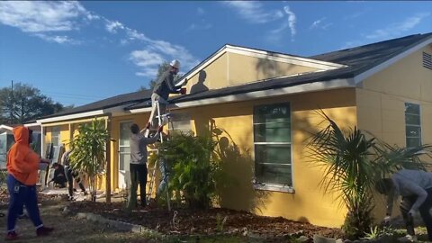 People living in East Tampa get new roofs