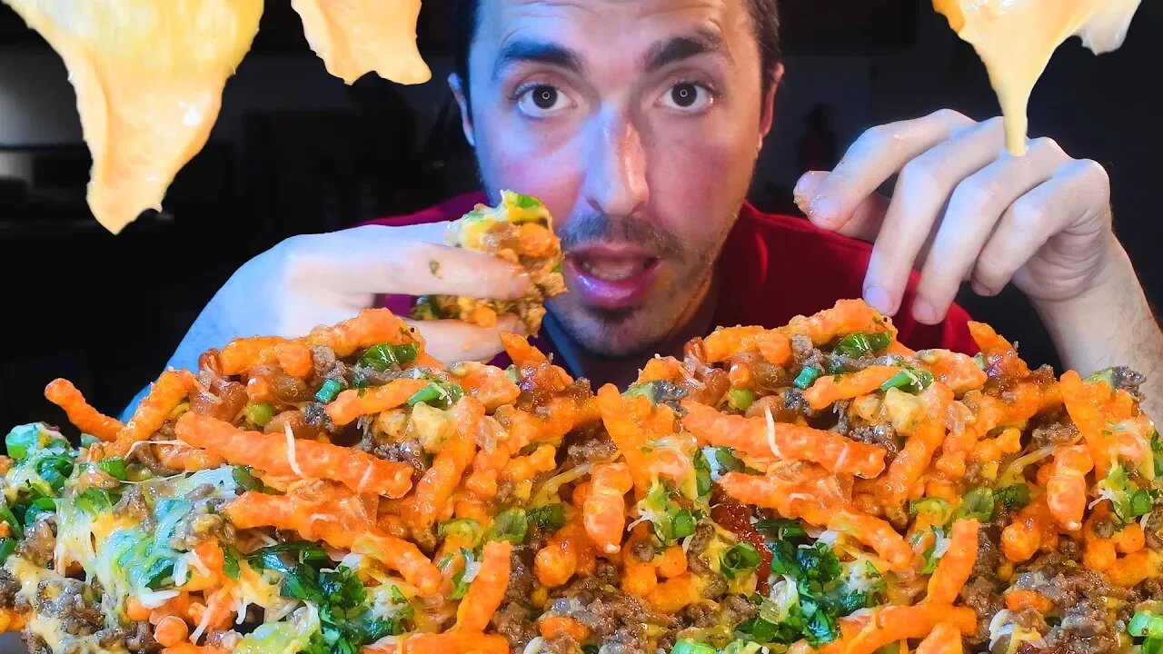 CHEESE SAUCE SPICY BEEFY CHEETOS NACHOS * MUKBANG * | NOMNOMSAMMIEBOY