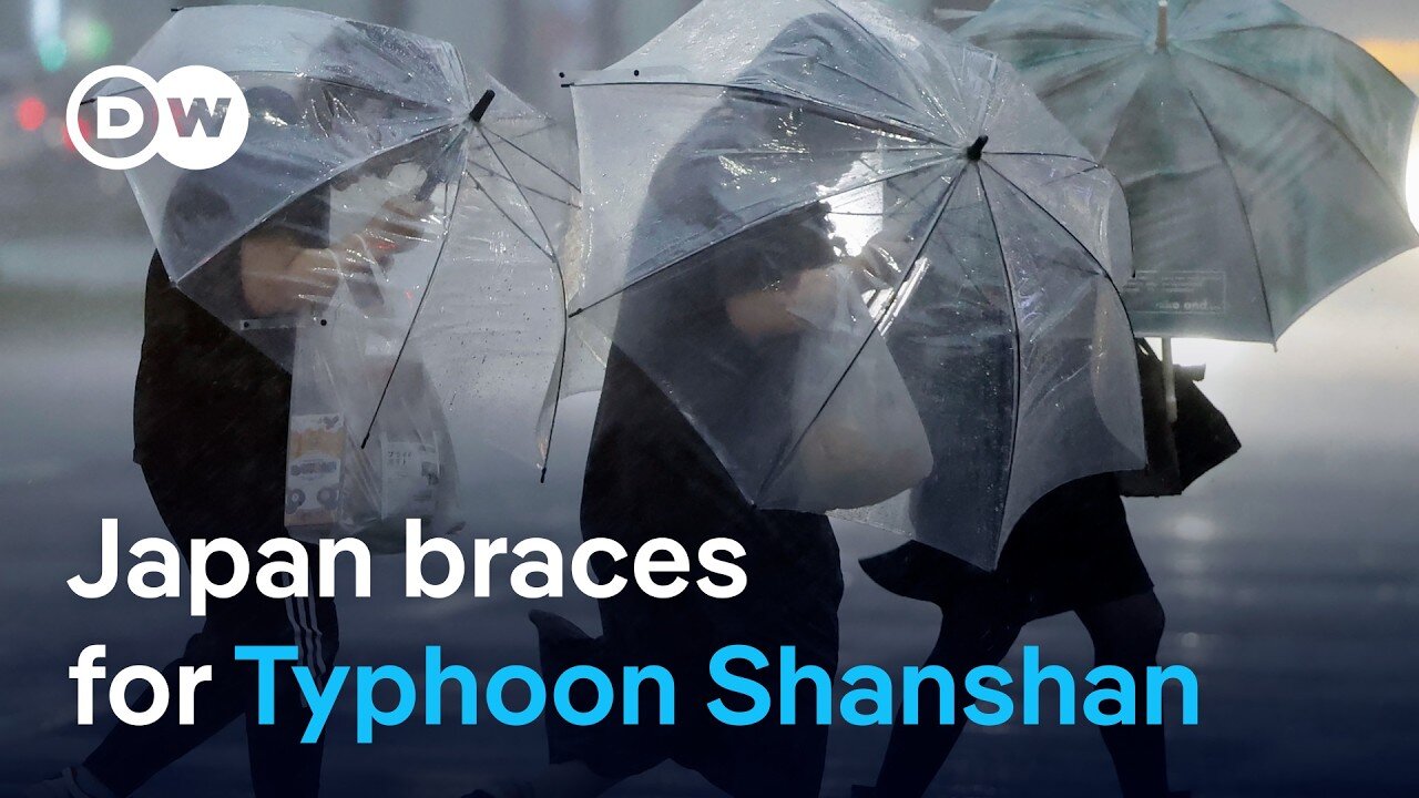 Powerful Typhoon Shanshan makes landfall in southern Japan | DW News