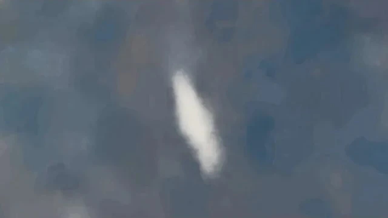 northern object gets UFO flying next to it hyper speed