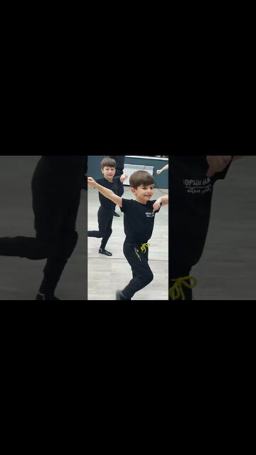 МАЛЕНЬКИЕ МАЛЬЧИКИ ТАНЦУЮТ ЛЕЗГИНКУ