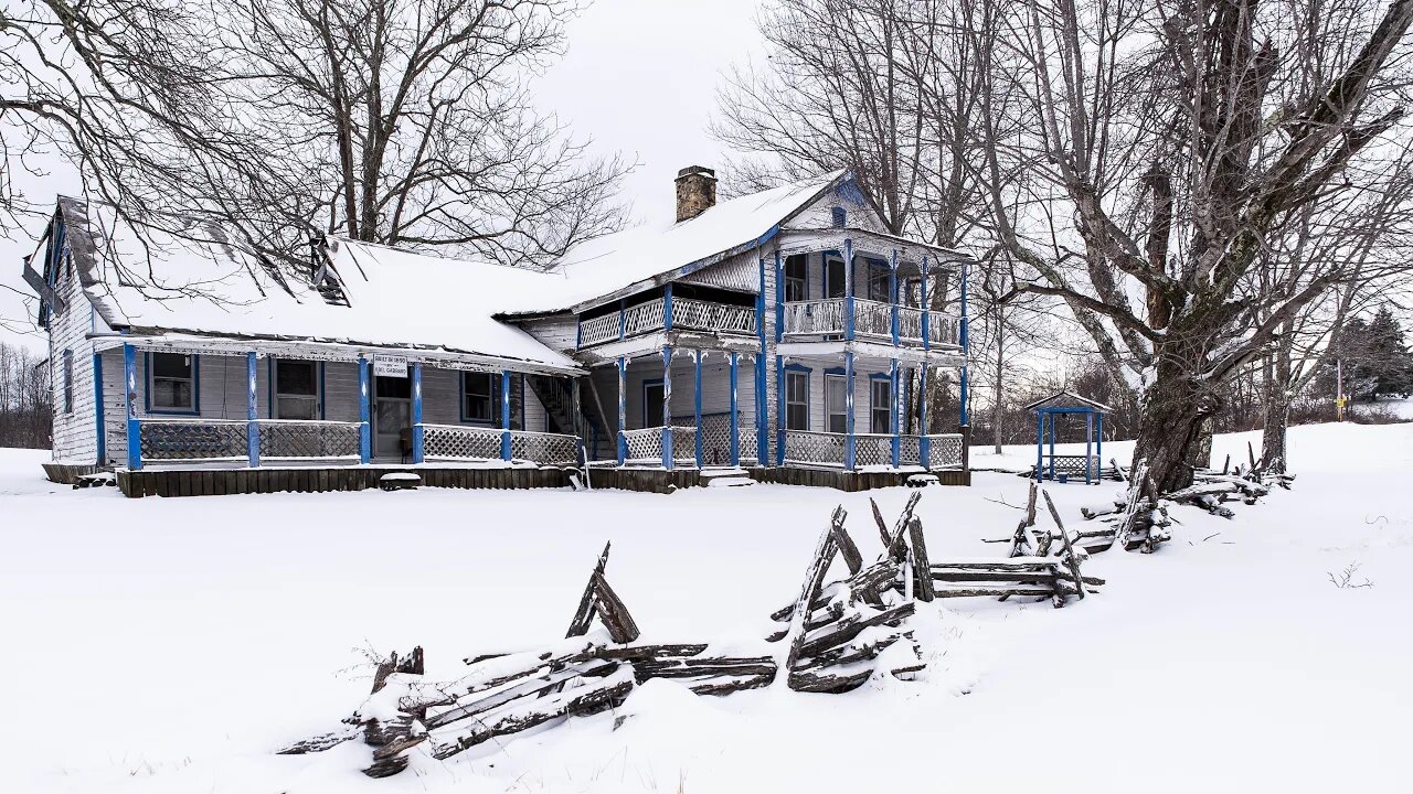 Grandmothers ABANDONED CHRISTMAS HOME She Passed Away & Left Everything Behind