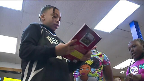Hundreds of books given to students