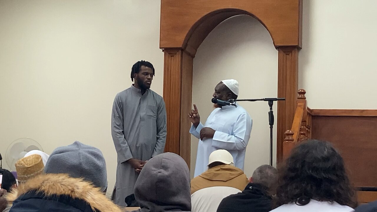 Darren comes to the true religion (Islam)