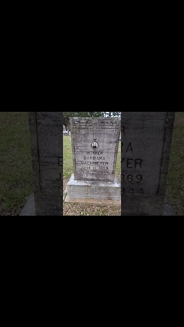 Headstones with photos are some of my favorites. #Taphophile #cemetery #photo #grave #old