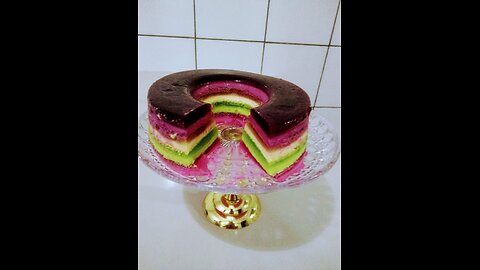 COLORED GELATIN IN LAYERS