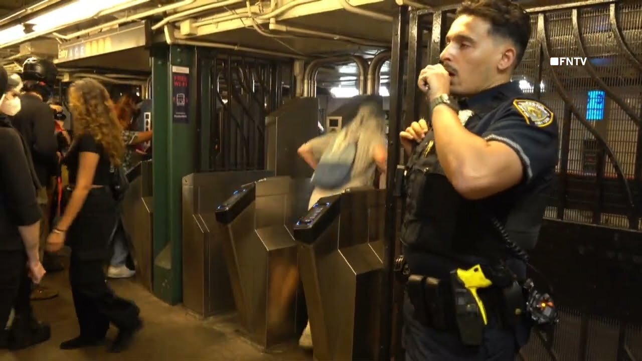 Mass Arrests inside USQ Subway as Protesters Jump Turnstile in Protest of Police Shooting