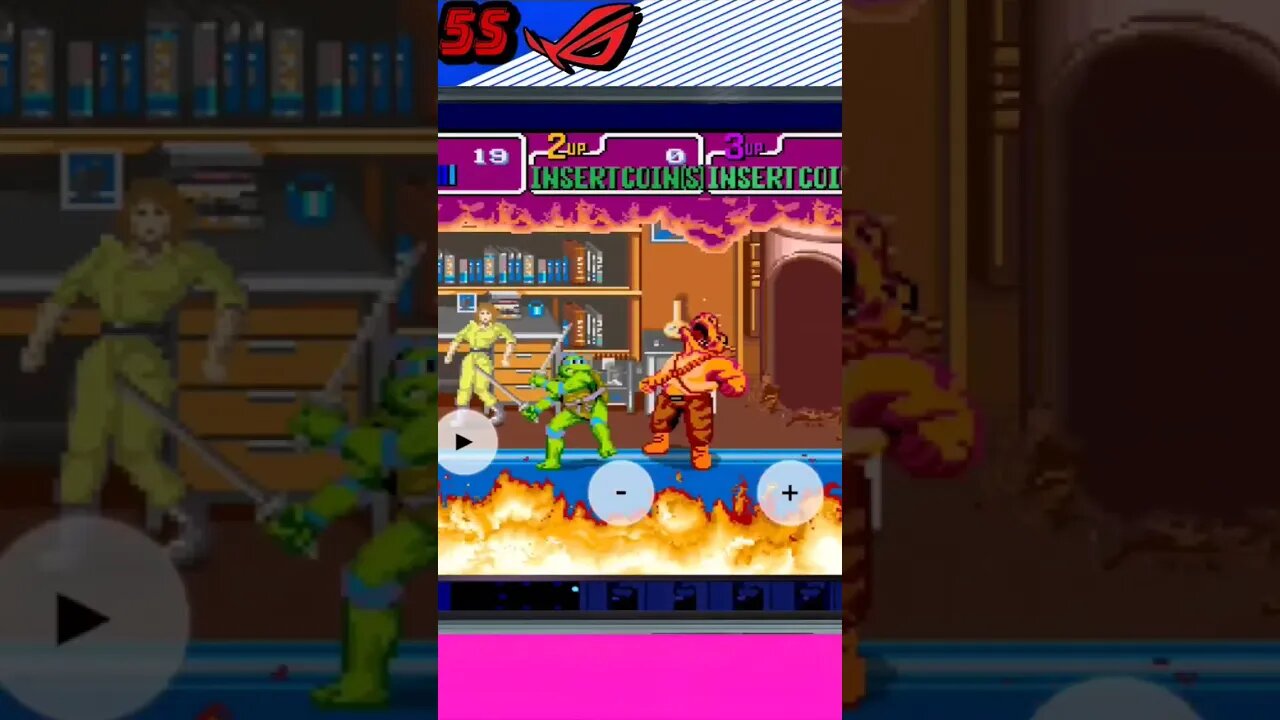Esse foi o primeiro game de Tartarugas Ninjas que joguei na vida, na época era Fliperama.