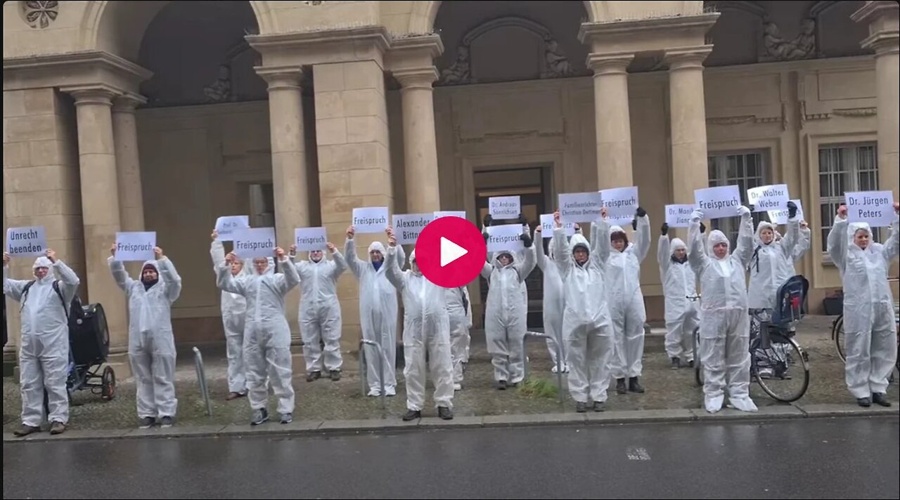 04.12.2024 - Unrecht beenden! Schneemänner mit Würde - Protest vor dem Justizministerium - Berlin