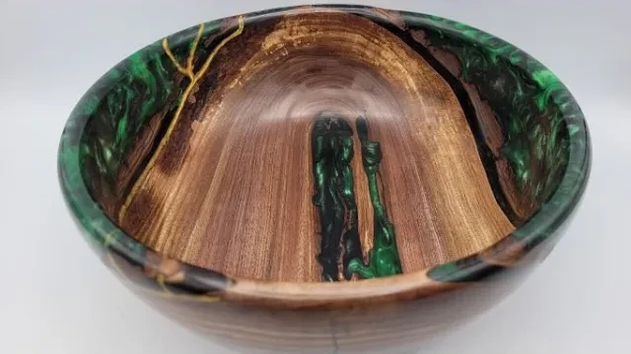 Kintsugi !!!! Walnut and Resin Bowl