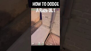 Hilarious Raze Ult Dodge in Valorant - You Won't Believe Your Eyes!