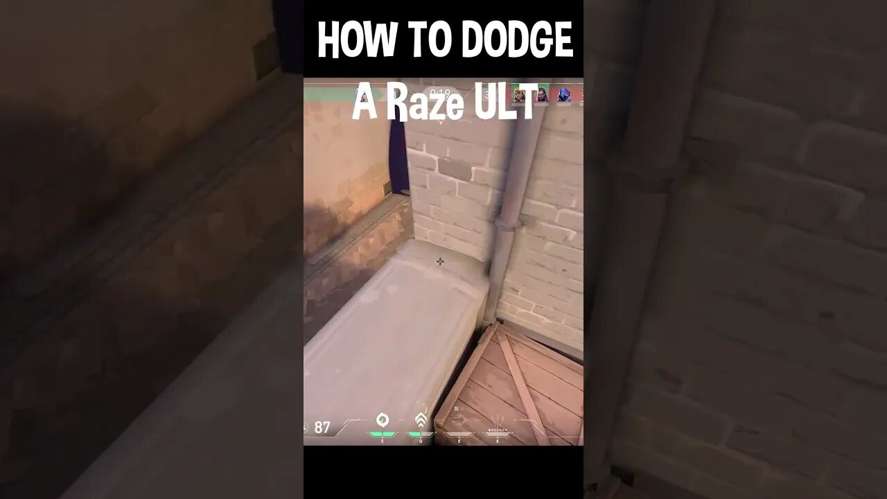 Hilarious Raze Ult Dodge in Valorant - You Won't Believe Your Eyes!