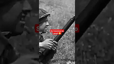 O morteiro de duas polegadas (51 mm), disparado por gatilho. #war #guerra #historia