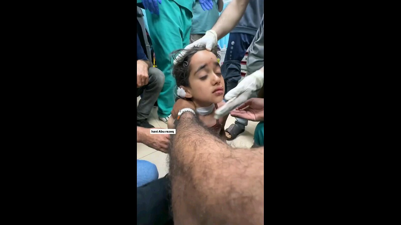 🔴 طفلة أصيبت جراء قصف على مدينة دير البلح