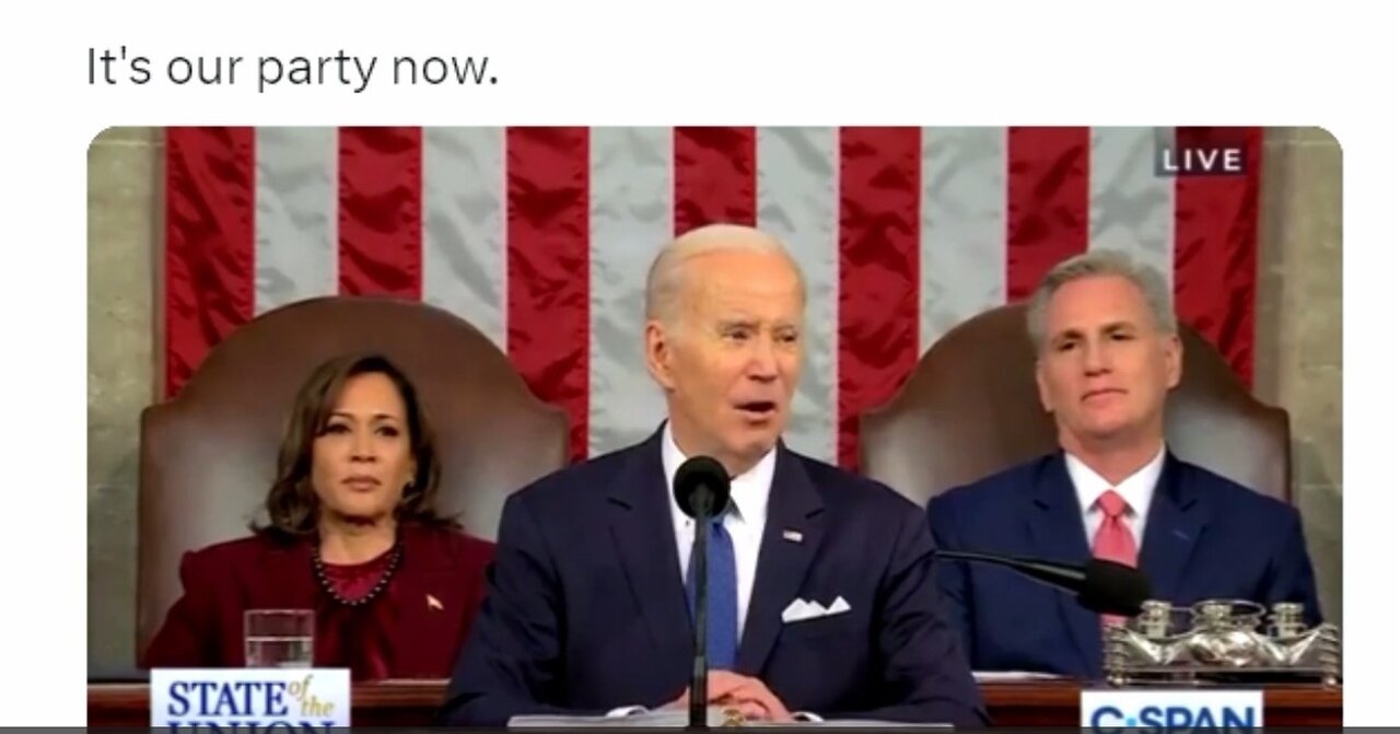 Meanwhile on Twitter: Video edition #stateoftheuntion 📽️