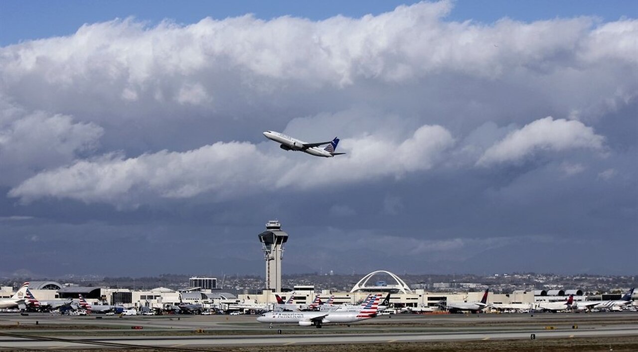 Los Angeles International Airport Loses Power For an Hour Showing the Limits of an All-Electric Futu