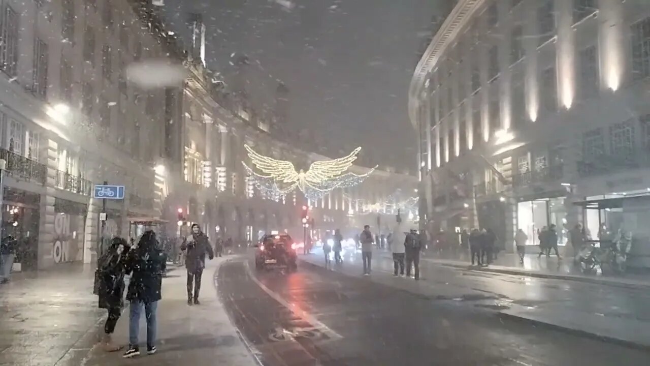 Snow in London, Regent Street 20221211