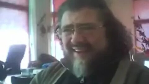 Το χτύπημα που έγινε λατρεία στο πρώτο λεπτό της εκπομπής και μερικές θεωρίες...